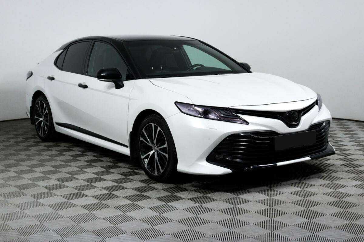 Купить Toyota Camry с пробегом. Фото: #2