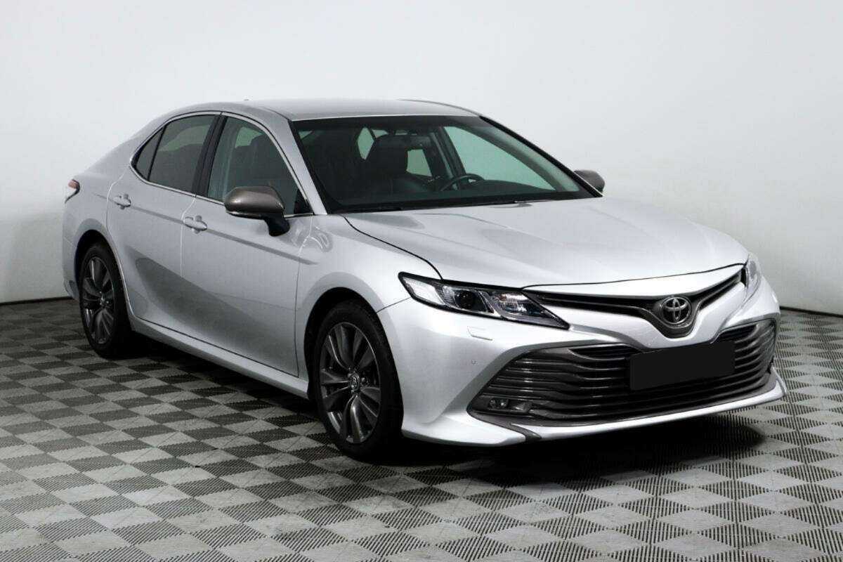 Купить Toyota Camry с пробегом. Фото: #2