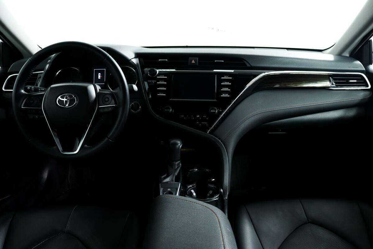Купить Toyota Camry с пробегом. Фото: #10