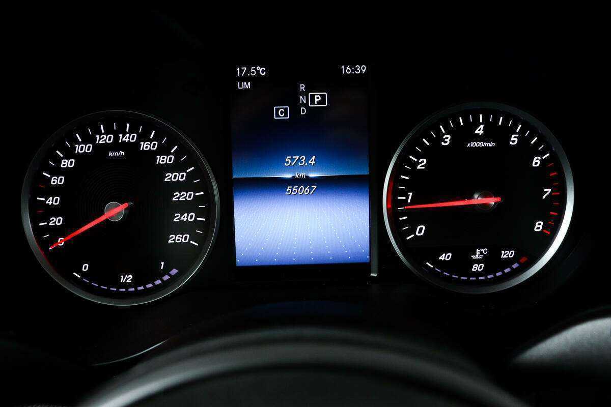 Купить Mercedes-Benz C-Класс с пробегом. Фото: #9