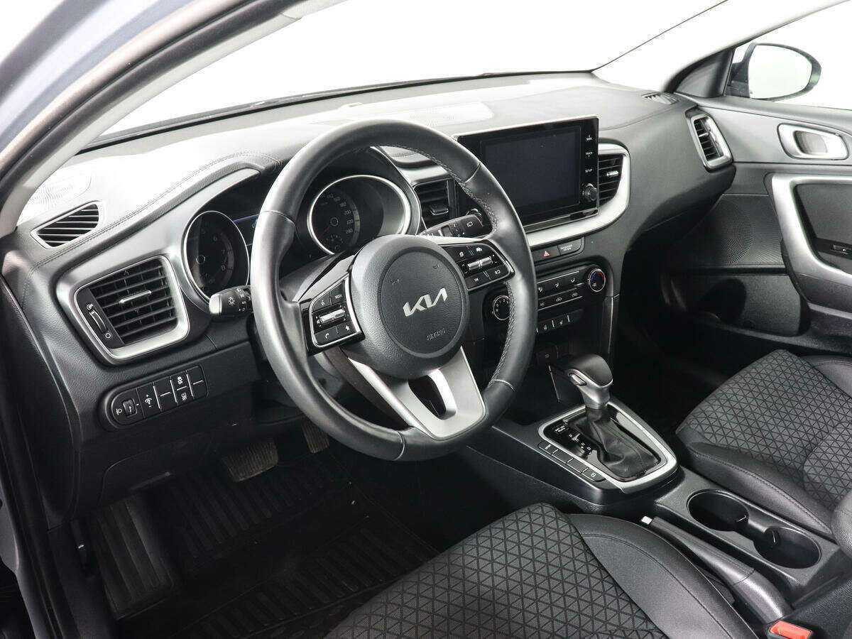 Купить Kia Ceed с пробегом. Фото: #8