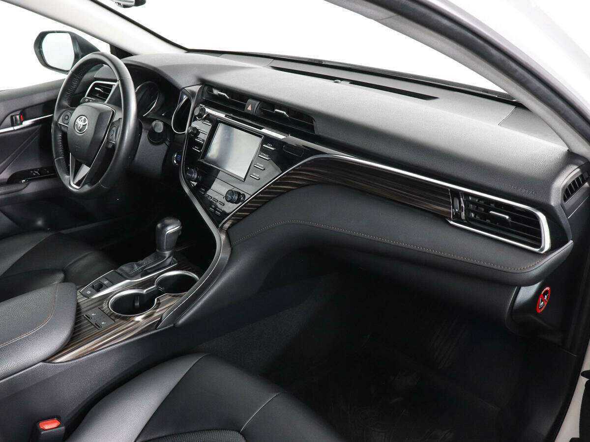 Купить Toyota Camry с пробегом. Фото: #8