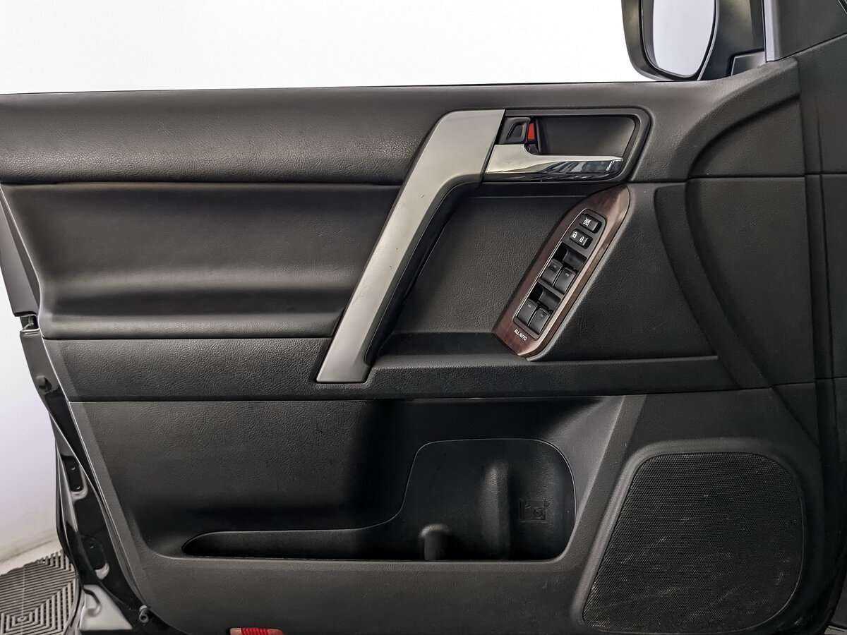 Купить Toyota Land Cruiser Prado с пробегом. Фото: #12