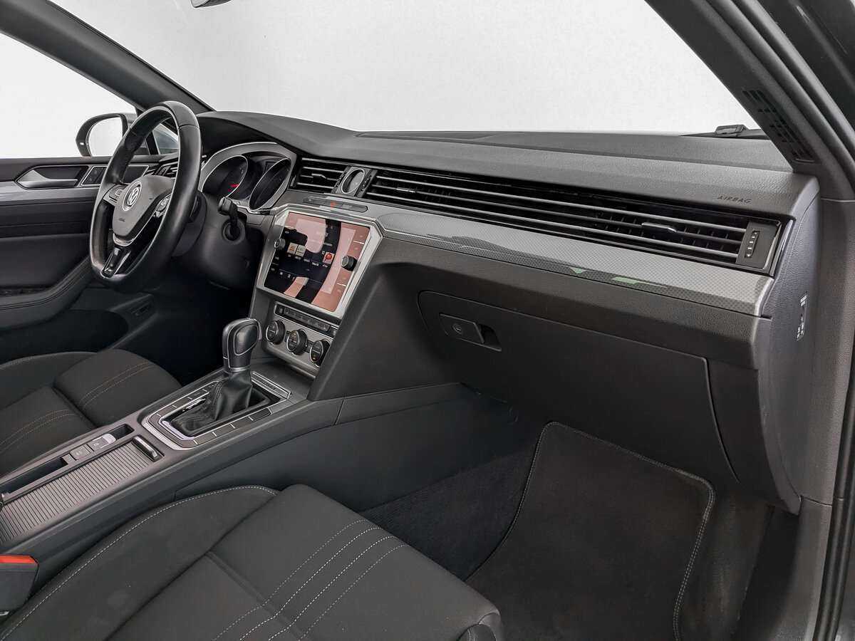Купить Volkswagen Passat с пробегом. Фото: #10