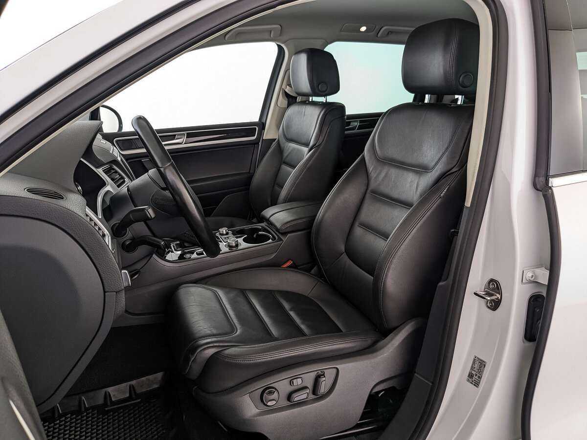 Купить Volkswagen Touareg с пробегом. Фото: #18