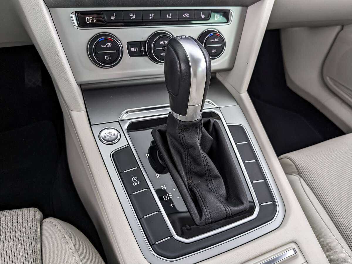 Купить Volkswagen Passat с пробегом. Фото: #21