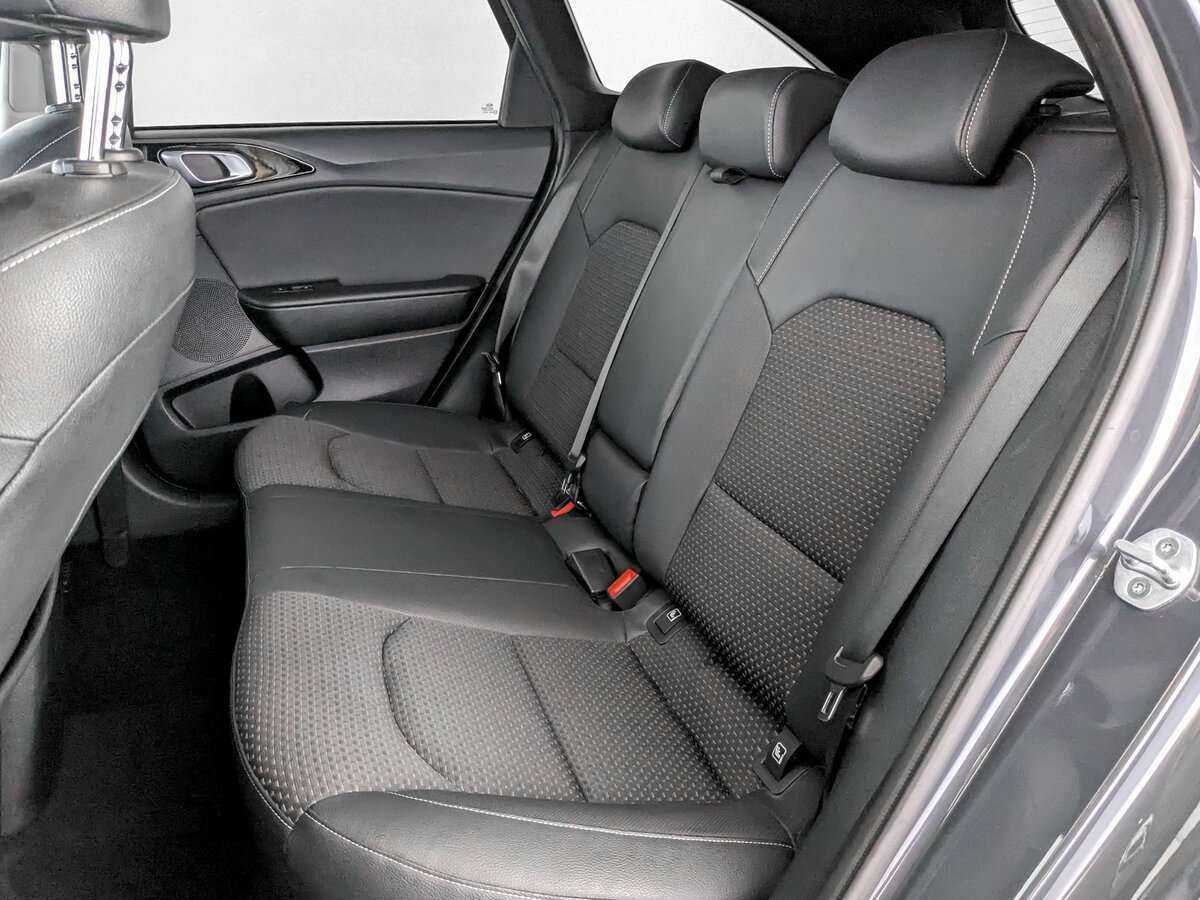 Купить Kia Ceed с пробегом. Фото: #9