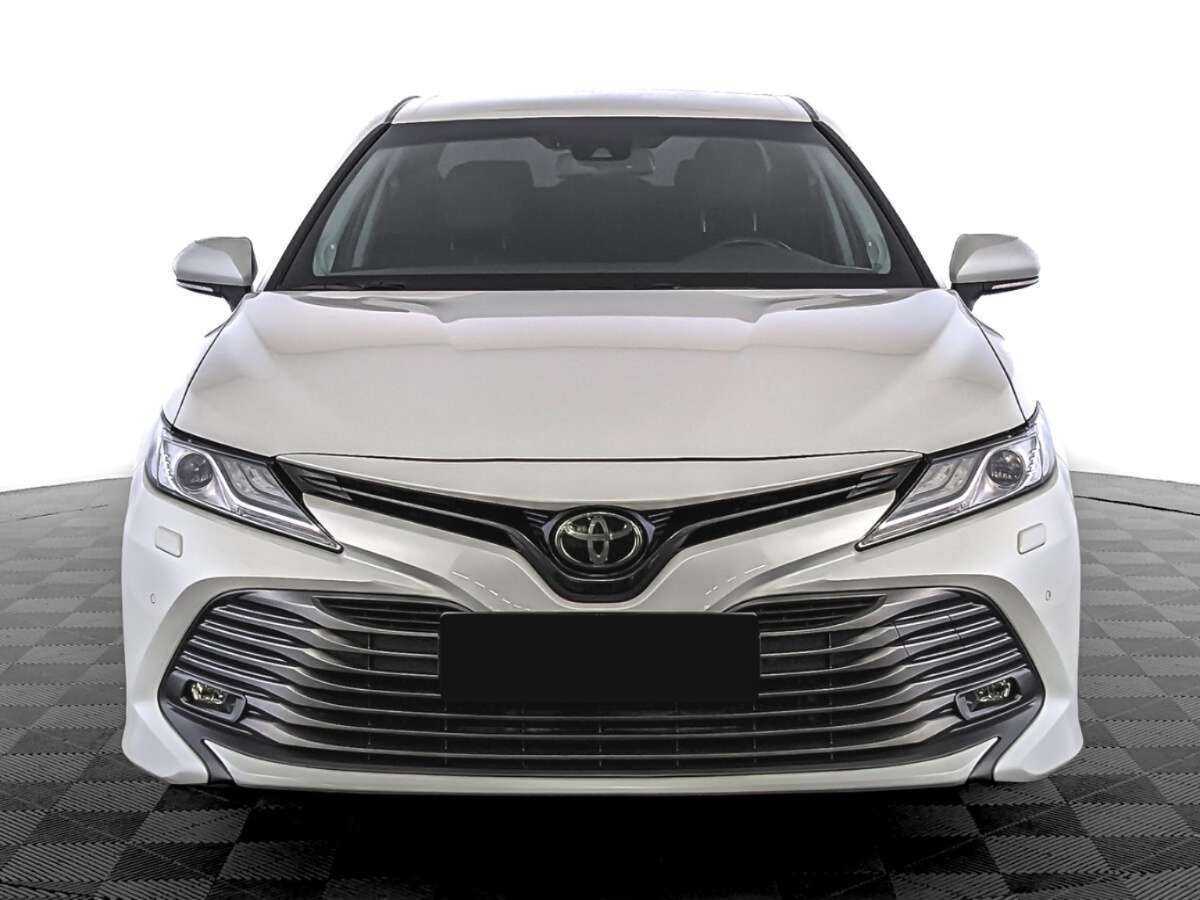 Купить Toyota Camry с пробегом. Фото: #1