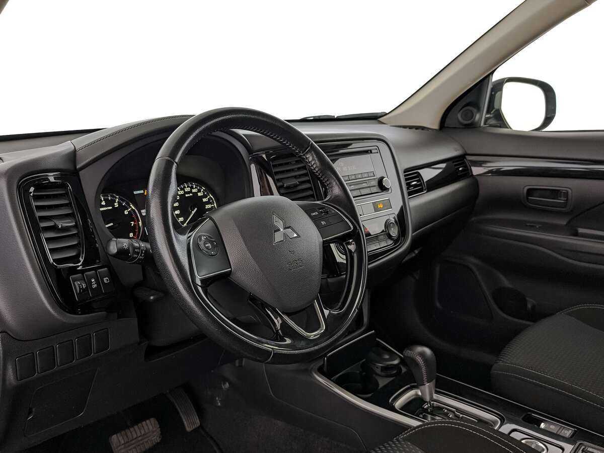 Купить Mitsubishi Outlander с пробегом. Фото: #10
