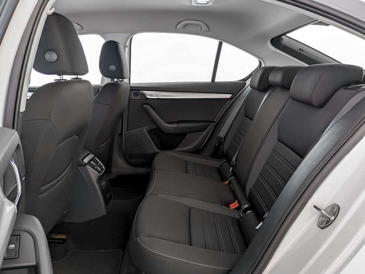 Купить Skoda Octavia с пробегом. Фото: #9