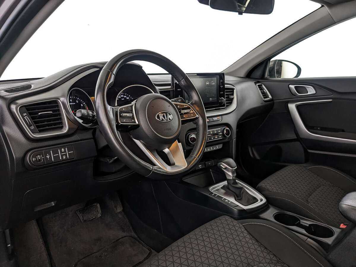 Купить Kia Ceed с пробегом. Фото: #10