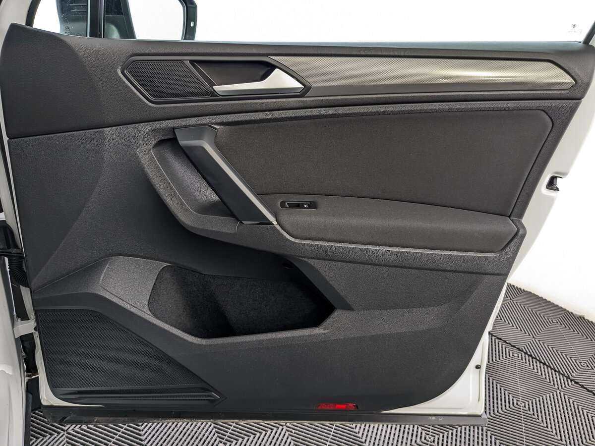 Купить Volkswagen Tiguan с пробегом. Фото: #24