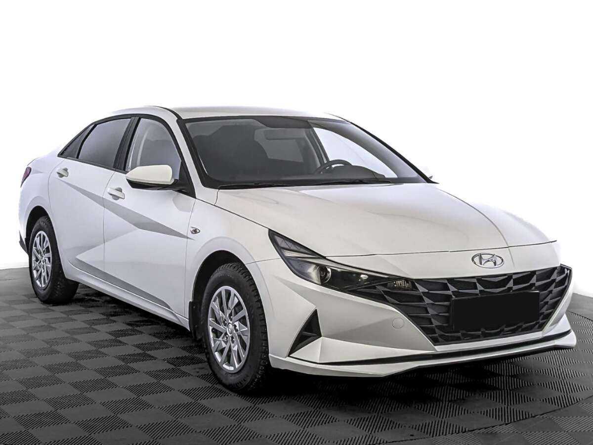 Купить Hyundai Elantra с пробегом. Фото: #2