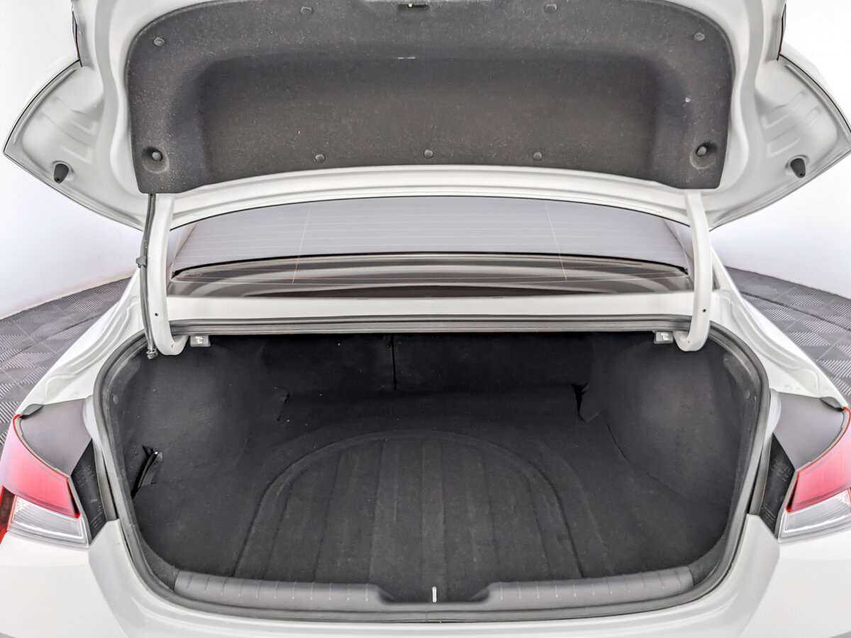 Купить Hyundai Elantra с пробегом. Фото: #9