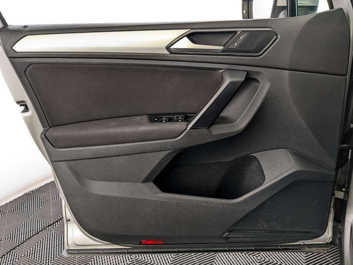 Купить Volkswagen Tiguan с пробегом. Фото: #14
