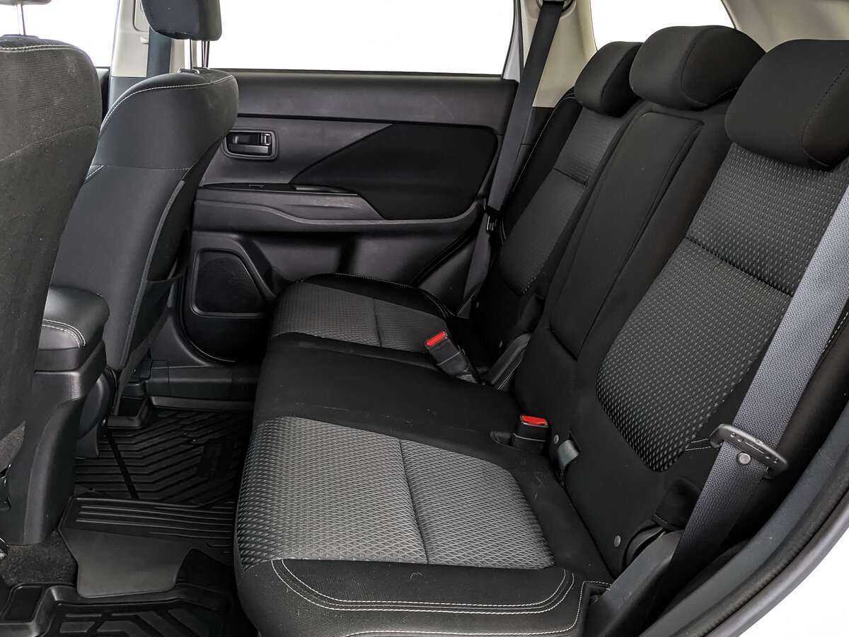 Купить Mitsubishi Outlander с пробегом. Фото: #13
