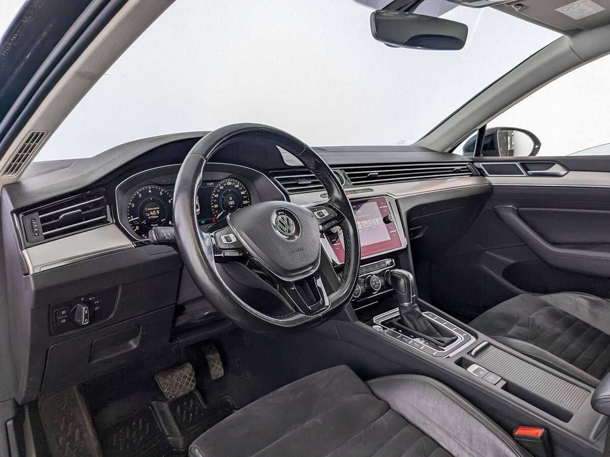 Купить Volkswagen Passat с пробегом. Фото: #15