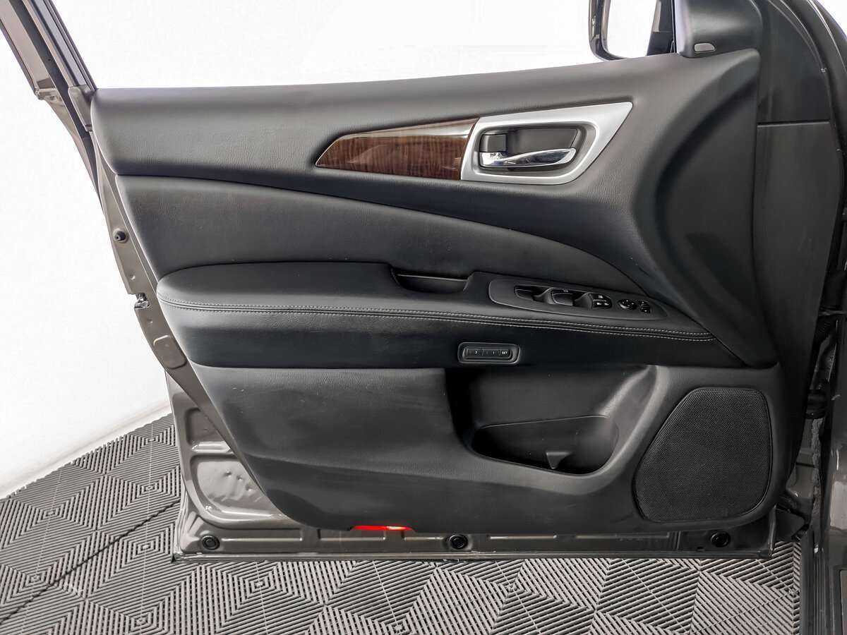 Купить Nissan Pathfinder с пробегом. Фото: #14