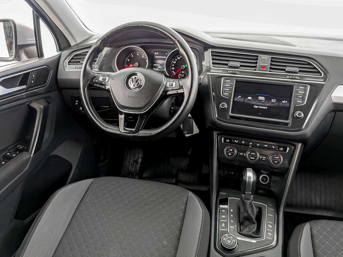Купить Volkswagen Tiguan с пробегом. Фото: #21
