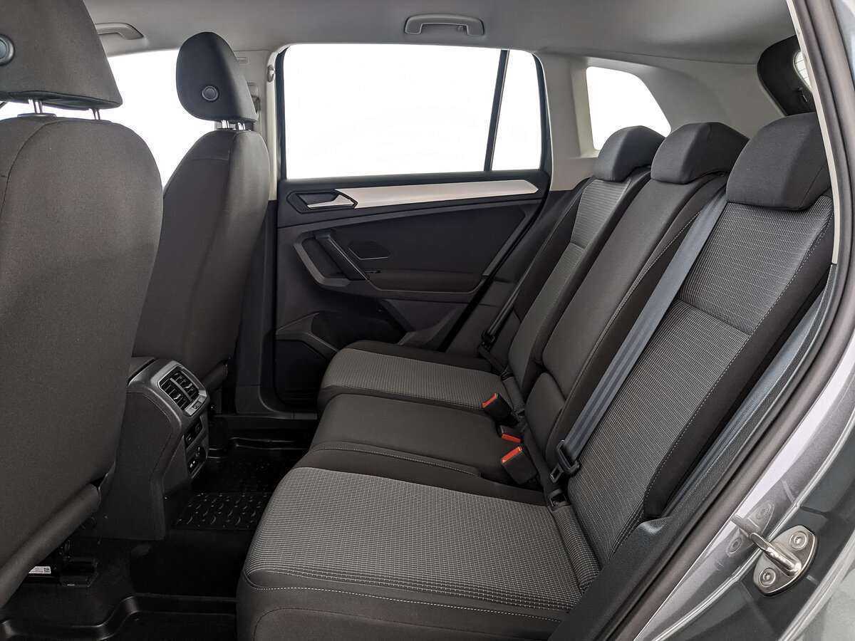 Купить Volkswagen Tiguan с пробегом. Фото: #11