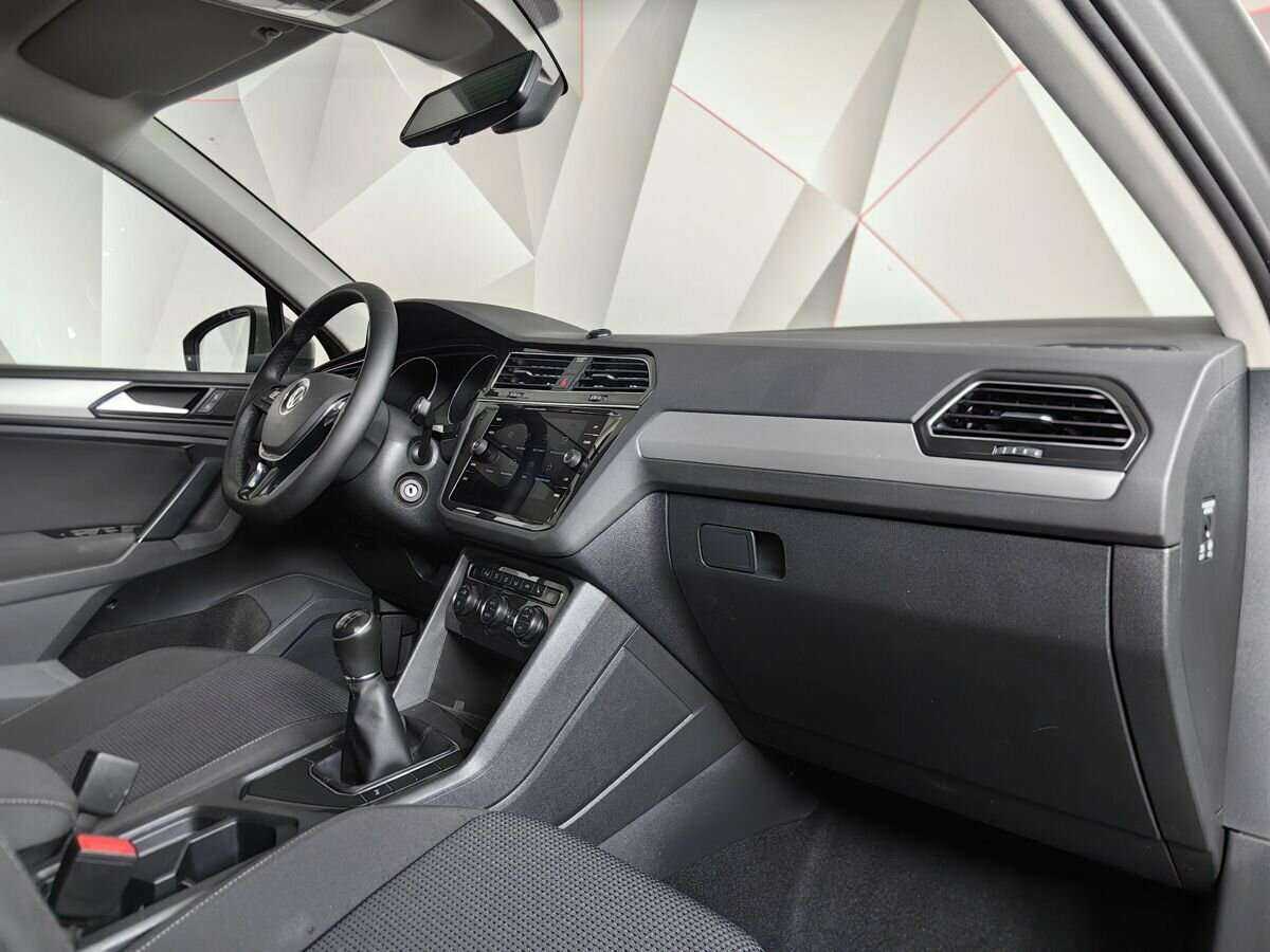 Купить Volkswagen Tiguan с пробегом. Фото: #12