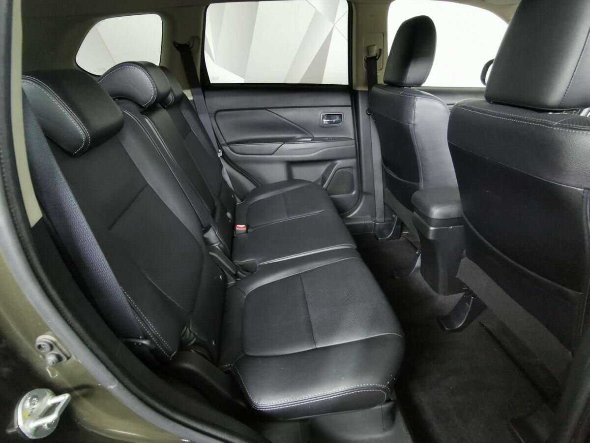 Купить Mitsubishi Outlander с пробегом. Фото: #11