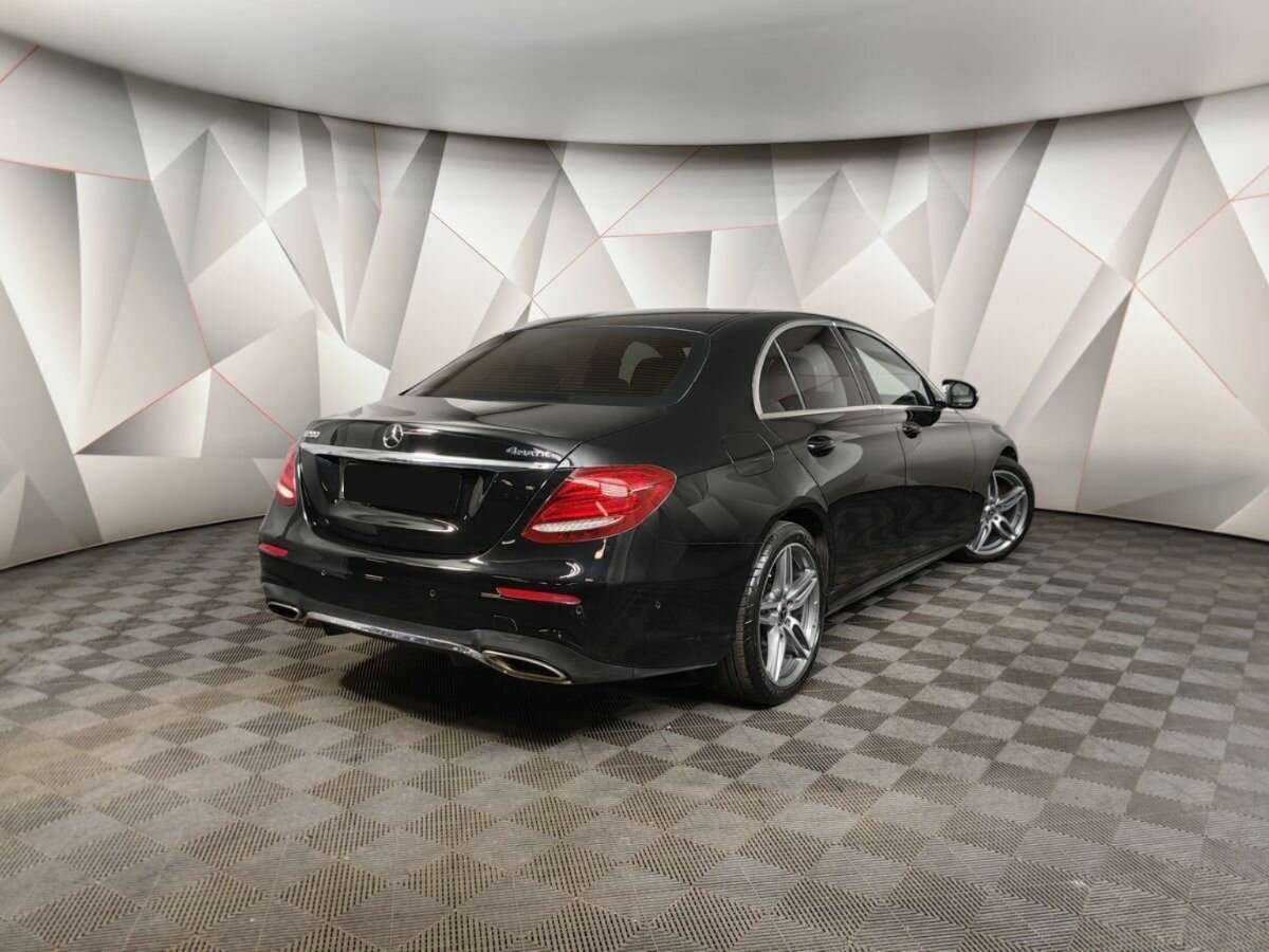 Купить Mercedes-Benz E-Класс с пробегом. Фото: #1
