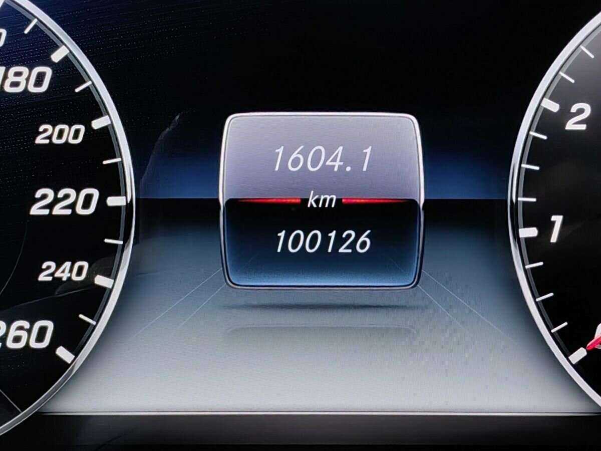 Купить Mercedes-Benz E-Класс с пробегом. Фото: #12