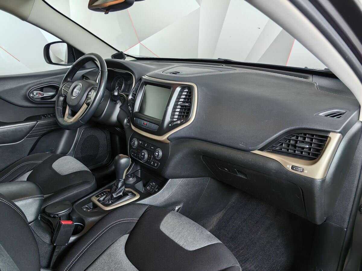 Купить Jeep Cherokee с пробегом. Фото: #8