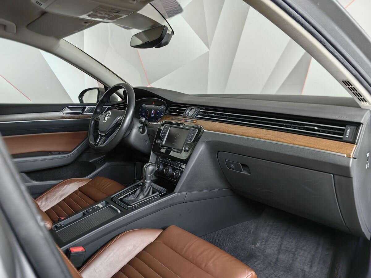 Купить Volkswagen Passat с пробегом. Фото: #8