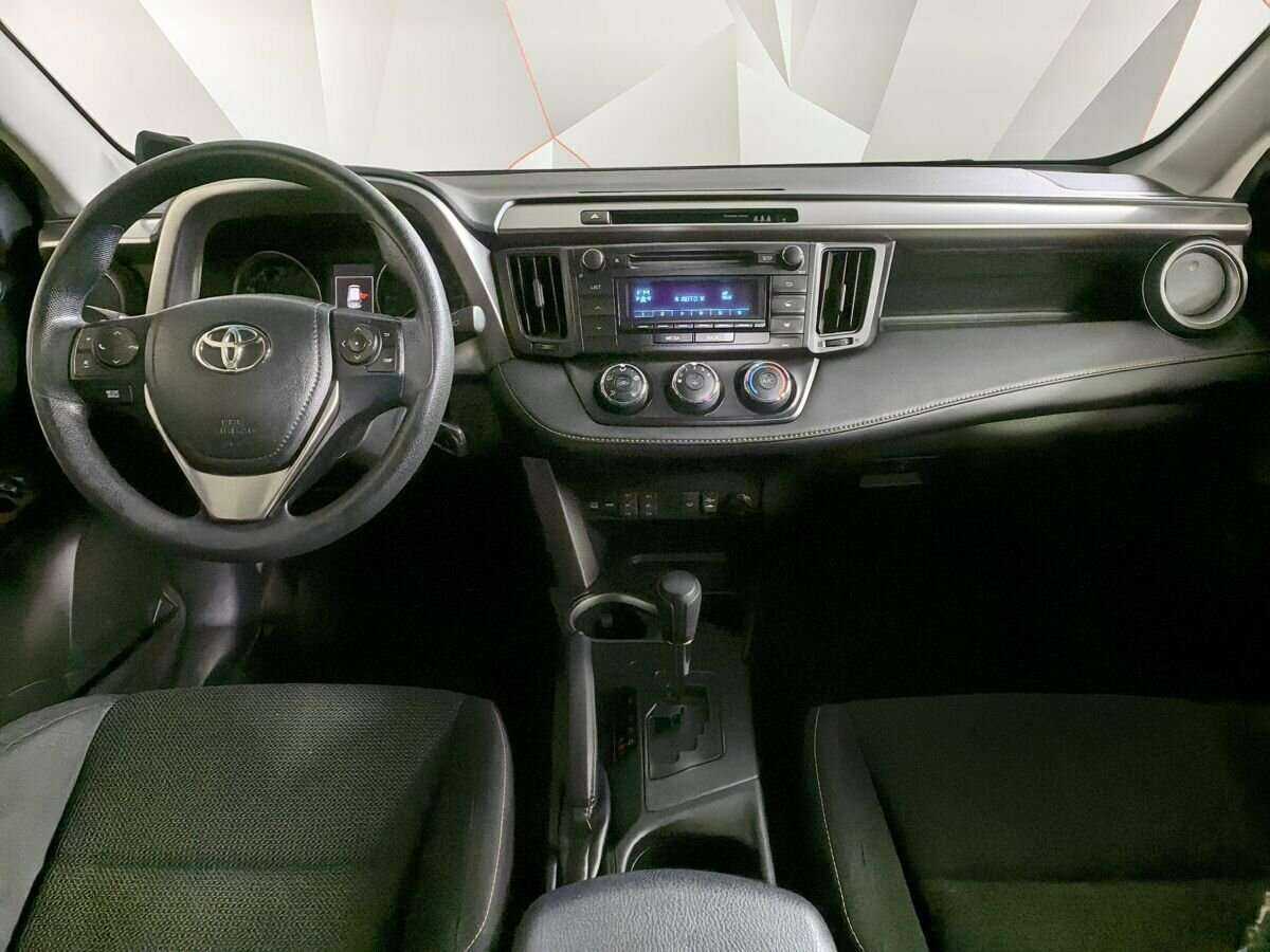 Купить Toyota RAV4 с пробегом. Фото: #8