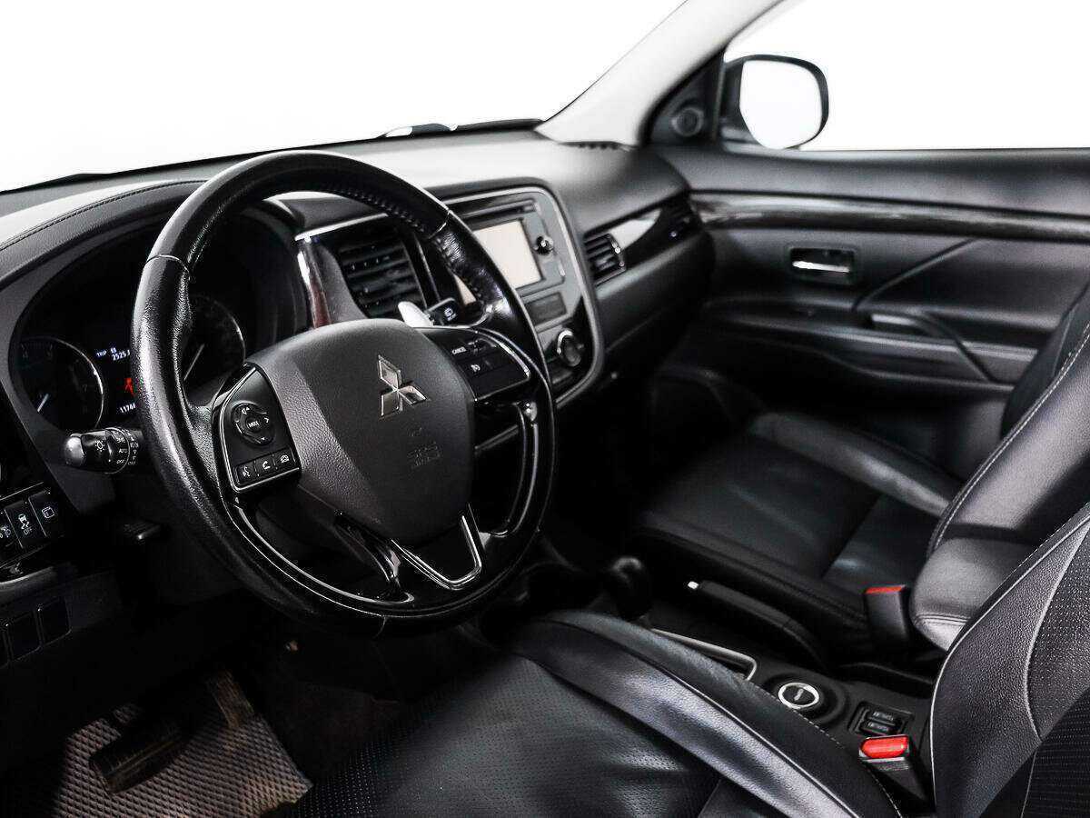 Купить Mitsubishi Outlander с пробегом. Фото: #8