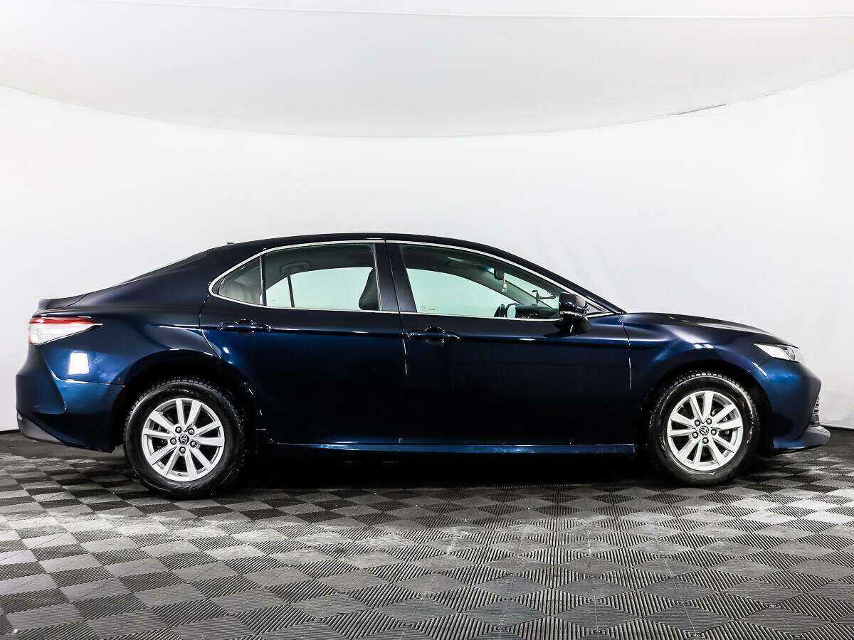 Купить Toyota Camry с пробегом. Фото: #2