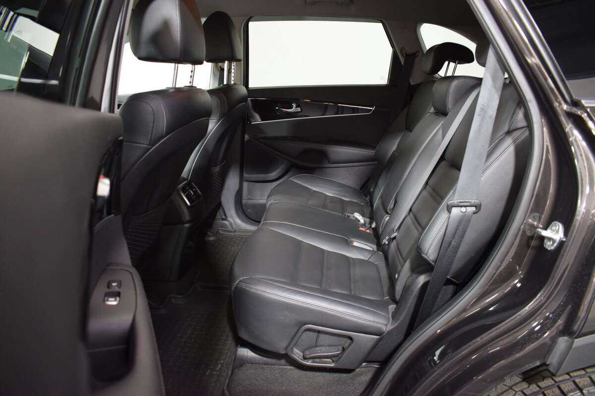 Купить Kia Sorento с пробегом. Фото: #12