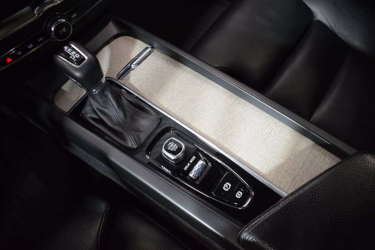 Купить Volvo XC60 с пробегом. Фото: #20