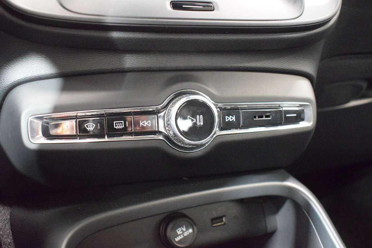 Купить Volvo XC40 с пробегом. Фото: #16