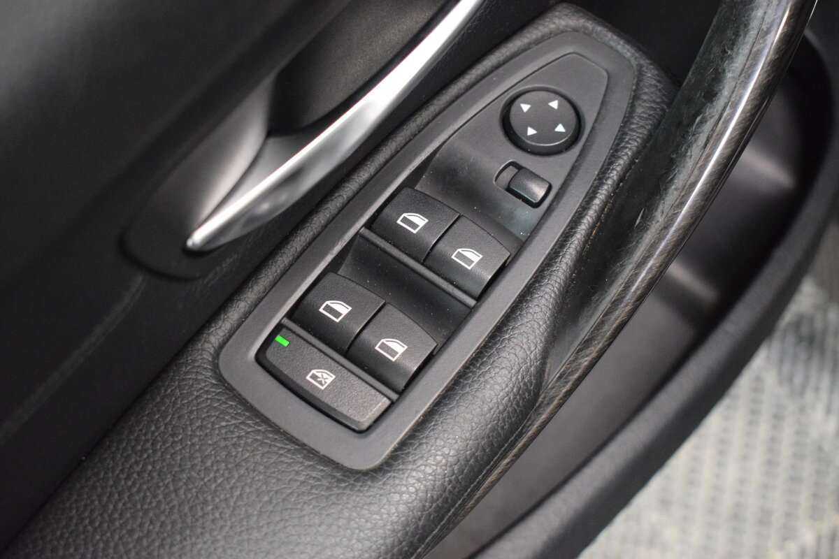 Купить BMW 3 серии с пробегом. Фото: #9