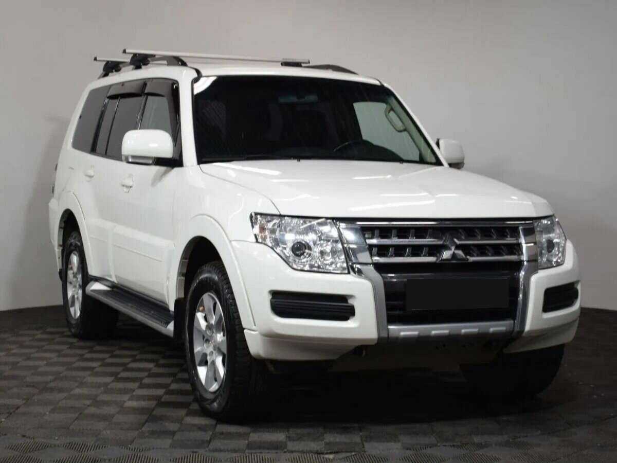 Купить Mitsubishi Pajero с пробегом. Фото: #2