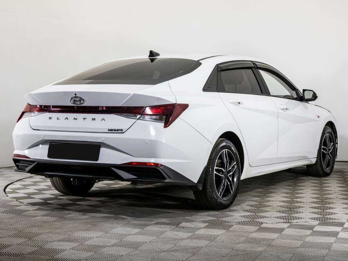 Купить Hyundai Elantra с пробегом. Фото: #3