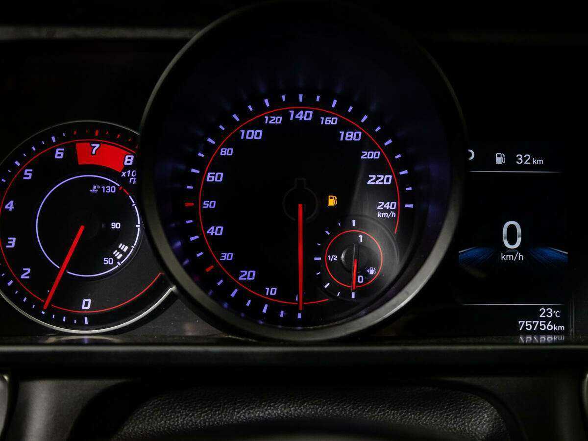 Купить Hyundai Elantra с пробегом. Фото: #9