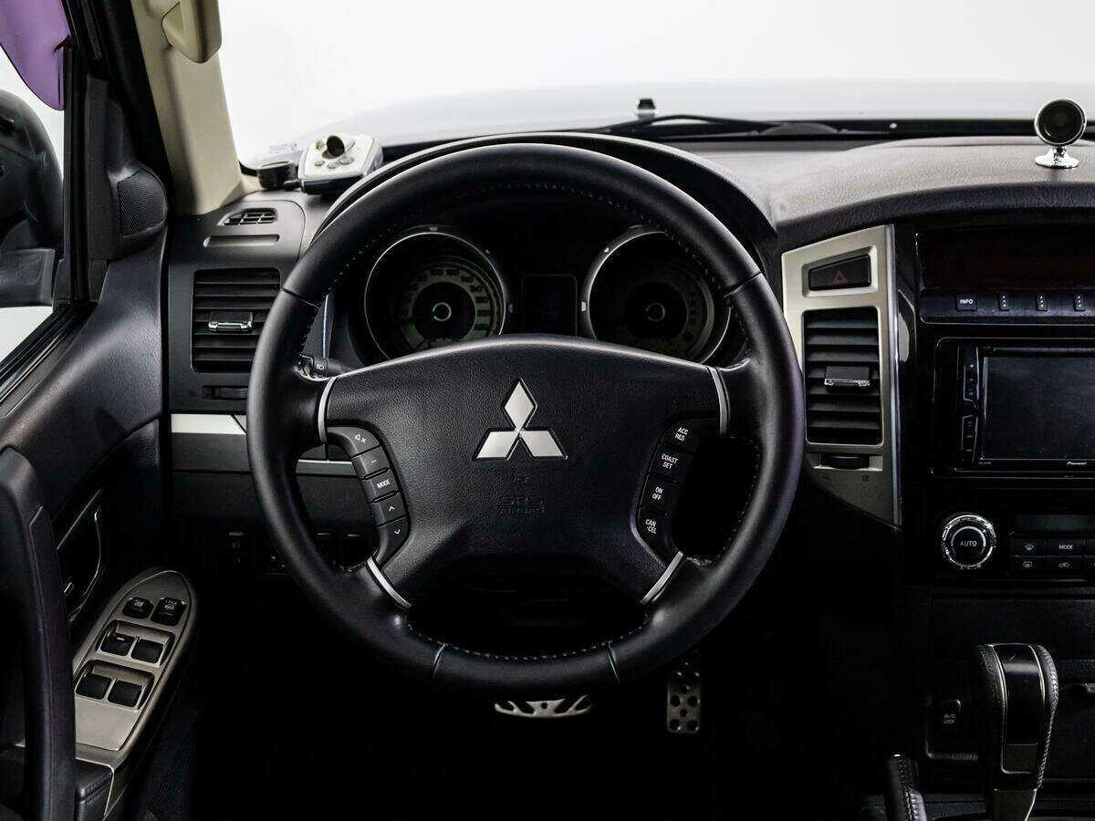 Купить Mitsubishi Pajero с пробегом. Фото: #13