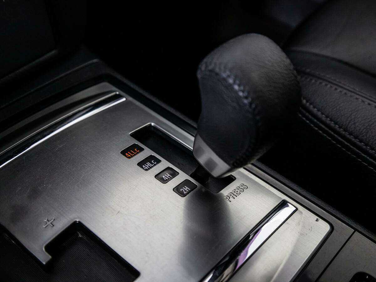 Купить Mitsubishi Pajero с пробегом. Фото: #16