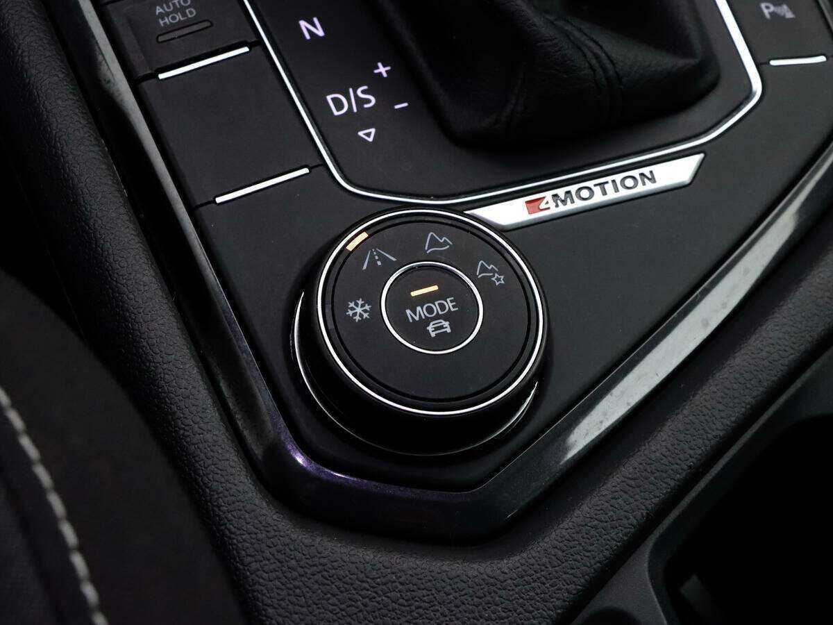 Купить Volkswagen Tiguan с пробегом. Фото: #15