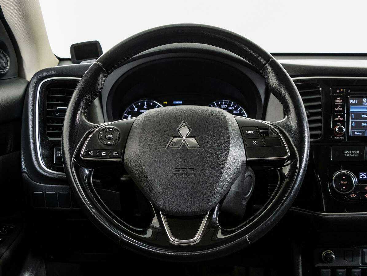 Купить Mitsubishi Outlander с пробегом. Фото: #11