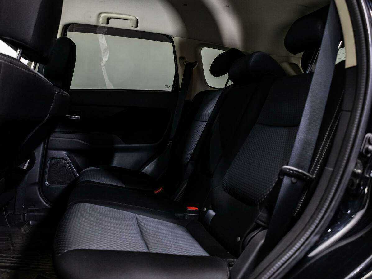 Купить Mitsubishi Outlander с пробегом. Фото: #7