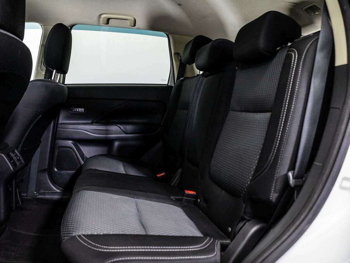 Купить Mitsubishi Outlander с пробегом. Фото: #7