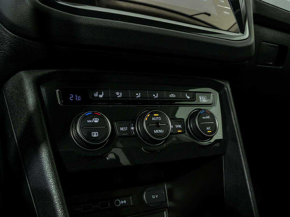 Купить Volkswagen Tiguan с пробегом. Фото: #13