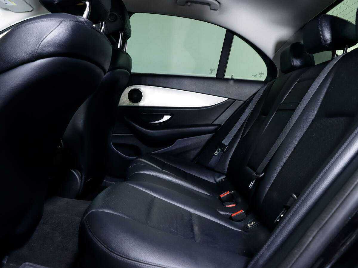 Купить Mercedes-Benz E-Класс с пробегом. Фото: #10