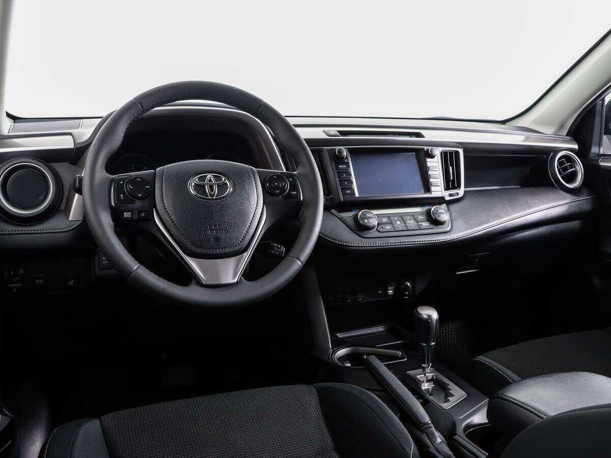 Купить Toyota RAV4 с пробегом. Фото: #8