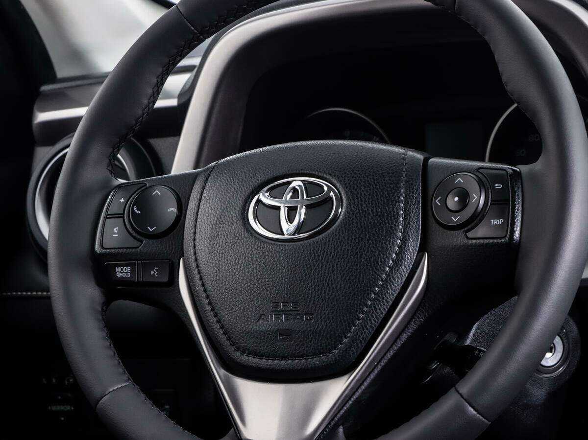 Купить Toyota RAV4 с пробегом. Фото: #10